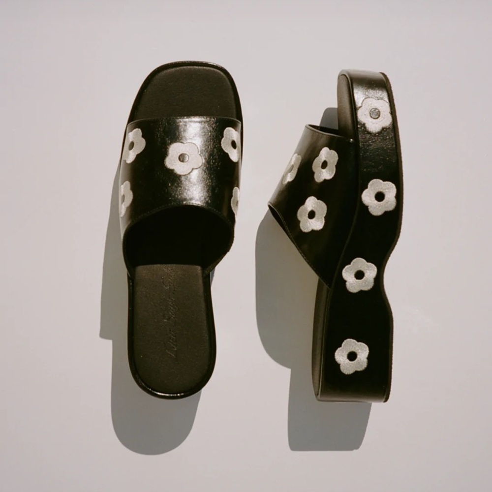 Lisa says Gah flower sandals